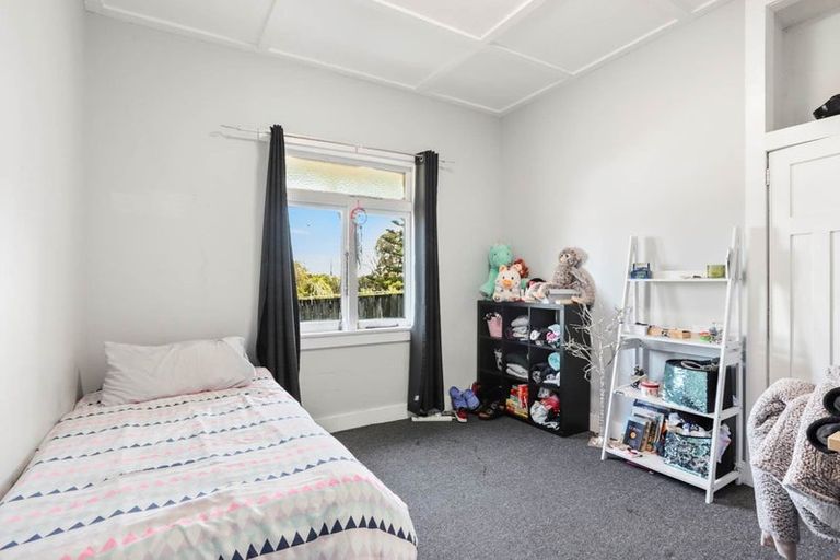 Photo of property in 4050 Great North Road, Glen Eden, Auckland, 0602