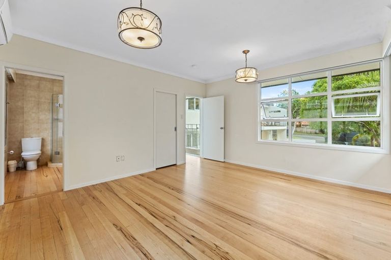 Photo of property in 1a Muritai Road, Milford, Auckland, 0620