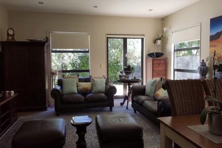 Photo of property in 4/40 Scarlet Oak Drive, Schnapper Rock, Auckland, 0632