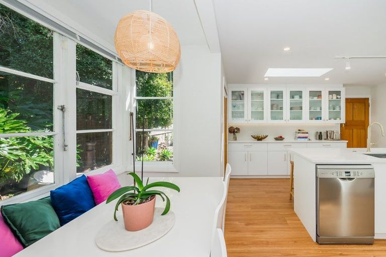 Photo of property in 99a Ruapehu Street, Paraparaumu, 5032