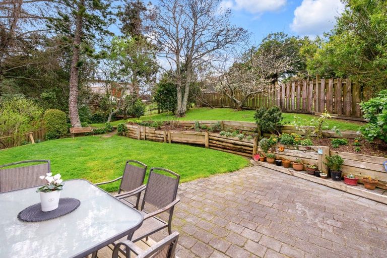 Photo of property in 15 Robbies Road, Shelly Park, Auckland, 2014