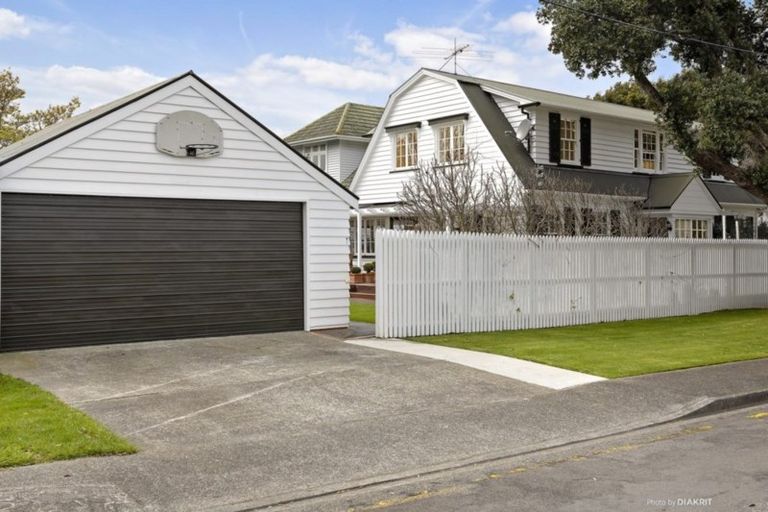 Photo of property in 7 Glen Iris Grove, Woburn, Lower Hutt, 5010