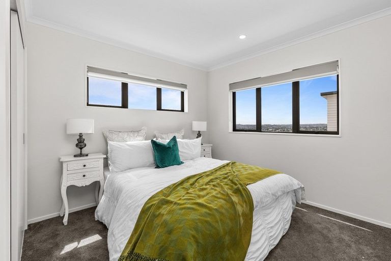 Photo of property in 4225b Great North Road, Glendene, Auckland, 0602