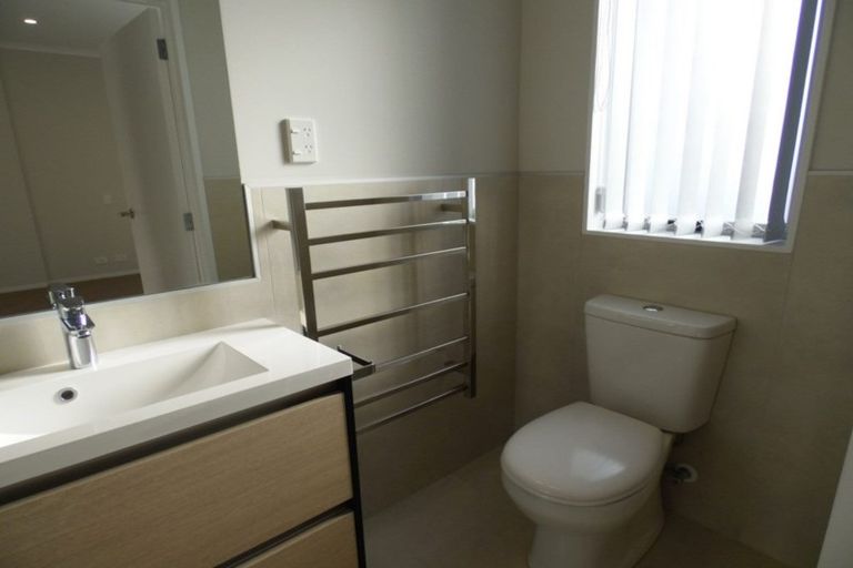 Photo of property in 32 Wallace Road, Hobsonville, Auckland, 0616