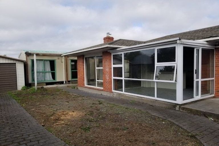 Photo of property in 8a Newnham Terrace, Upper Riccarton, Christchurch, 8041
