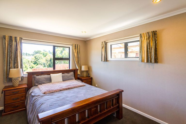 Photo of property in 7 Ruapehu Drive, Fitzherbert, Palmerston North, 4410