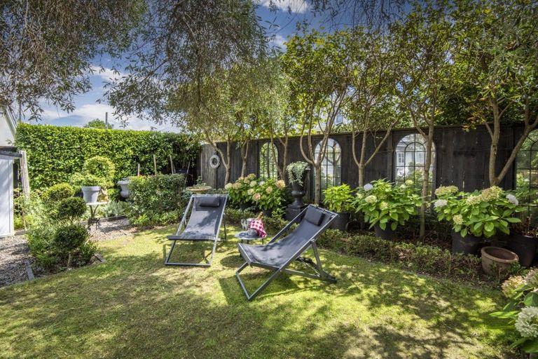 Photo of property in 10 Queens Parade, Devonport, Auckland, 0624