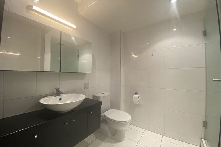 Photo of property in Ocean Breeze Apts, 8107/87 Clyde Road, Browns Bay, Auckland, 0630