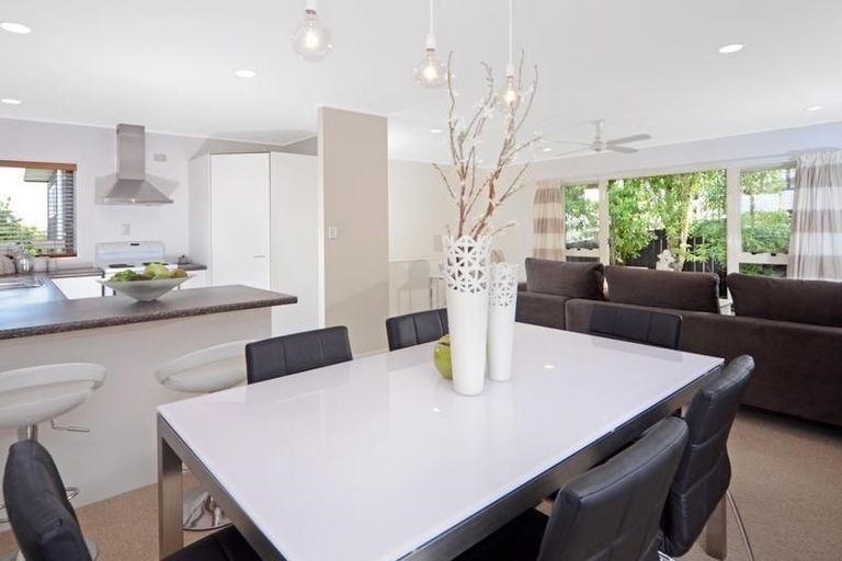 Photo of property in 1/1 Heathglen Place, Bayview, Auckland, 0629