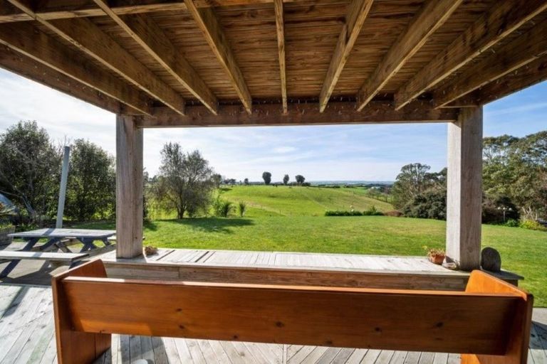 Photo of property in 2 High Road, Hawera, 4610