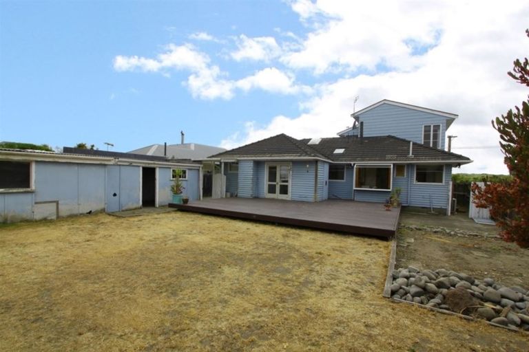 Photo of property in 338 Marine Parade, New Brighton, Christchurch, 8061