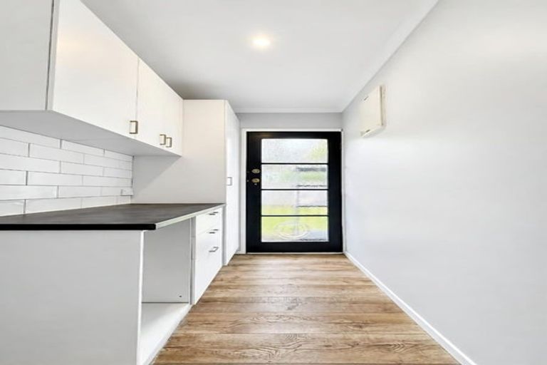 Photo of property in 14 Sabana Place, Unsworth Heights, Auckland, 0632