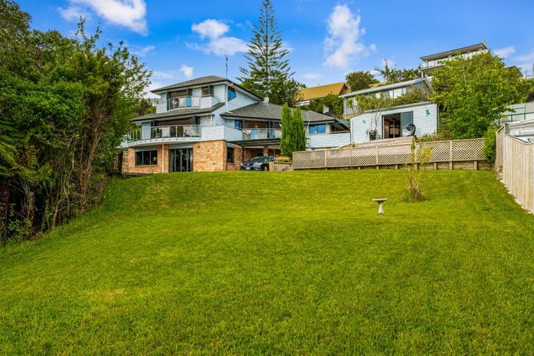 Photo of property in 65 Roberts Road, Matakatia, Whangaparaoa, 0930