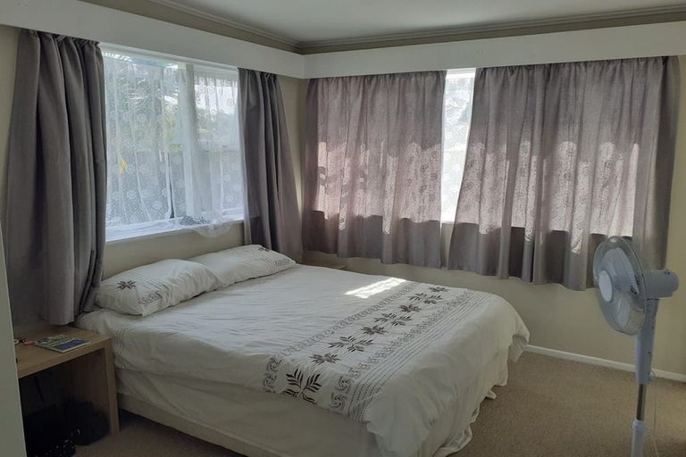 Photo of property in 2/27 Neptune Avenue, Beach Haven, Auckland, 0626
