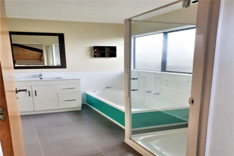 Photo of property in 195 Fairway Drive, Te Kamo, Kamo, 0112