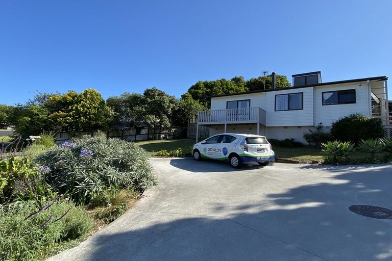 Photo of property in 8 Crosby Road, West Harbour, Auckland, 0618