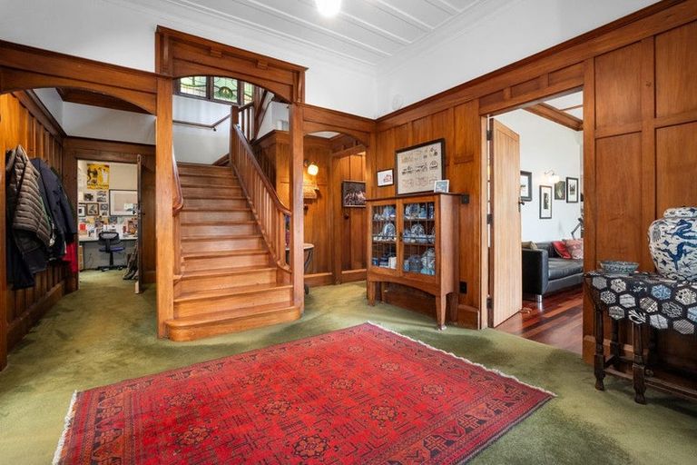 Photo of property in 131 Upland Road, Kelburn, Wellington, 6012