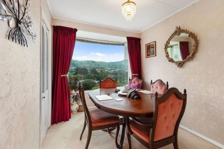Photo of property in 74 Taylor Terrace, Tawa, Wellington, 5028