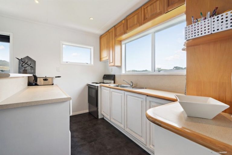 Photo of property in 83 Bays Road, Orere Point, Papakura, 2585