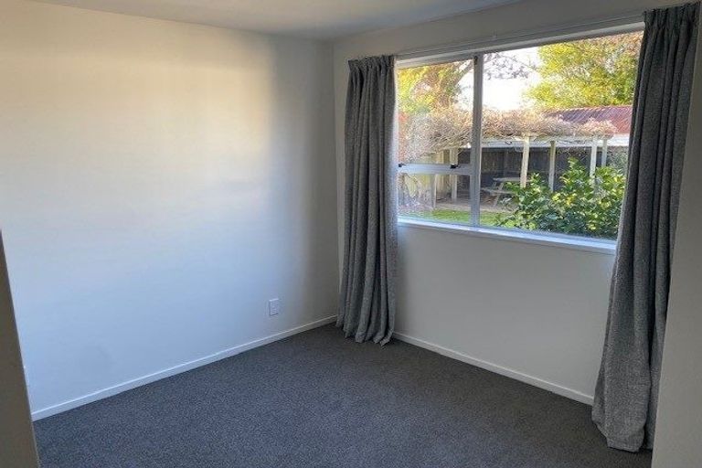 Photo of property in 10 Cunliffe Road, Redwood, Christchurch, 8051