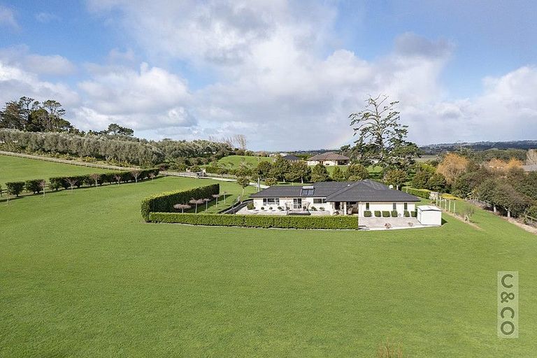 Photo of property in 289 Old North Road, Kumeu, 0892