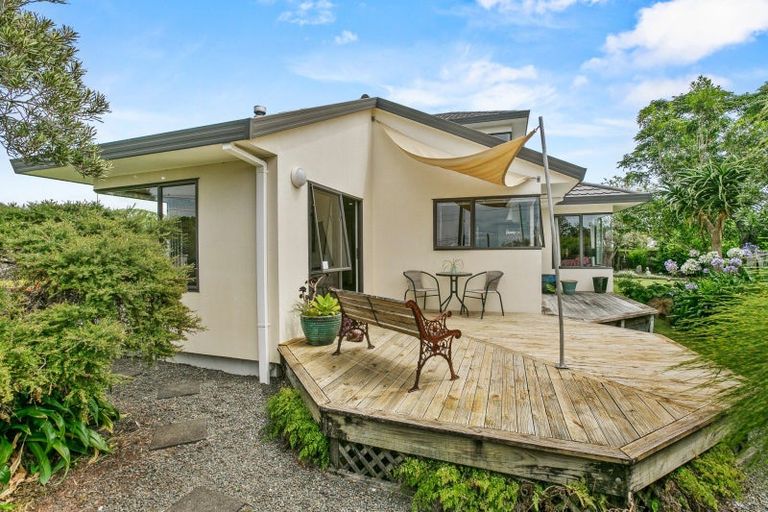 Photo of property in 2 Royal Heights, Glen Avon, New Plymouth, 4312