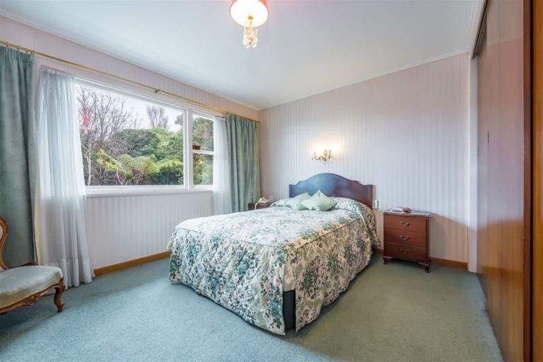 Photo of property in 18 Magnolia Grove, Maungaraki, Lower Hutt, 5010
