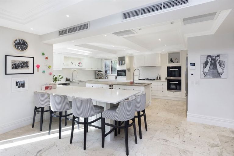 Photo of property in 87 Merivale Lane, Merivale, Christchurch, 8014