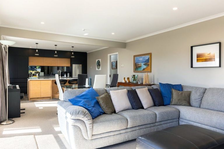 Photo of property in 14 Seaview Crescent, Picton, 7220