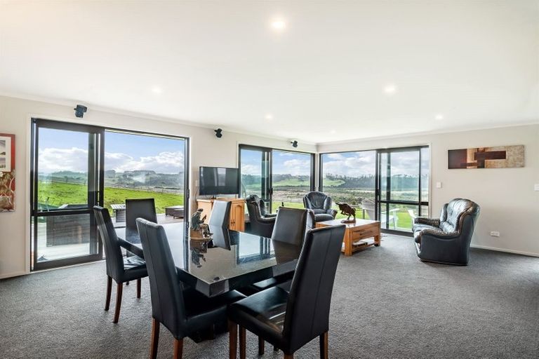 Photo of property in 137 Tuparekura Road, South Head, Helensville, 0874