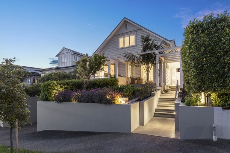 Photo of property in 7 Westmere Crescent, Westmere, Auckland, 1022