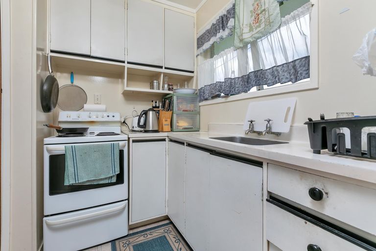 Photo of property in 1/32 Rosewarne Crescent, Glendene, Auckland, 0602