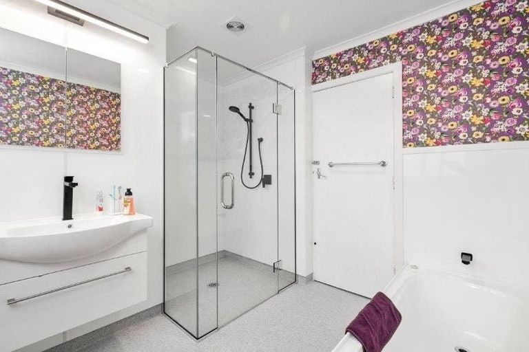 Photo of property in 11 Glenross Street, Glenross, Dunedin, 9011