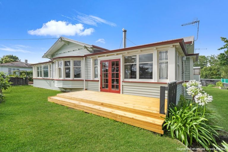 Photo of property in 10 Kensington Road, Marton, 4710