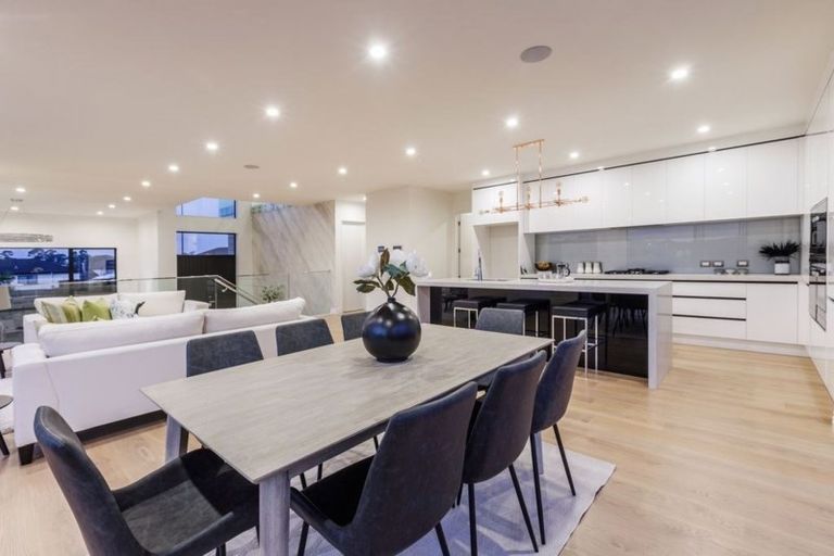 Photo of property in 42 Fernhill Way, Oteha, Auckland, 0632