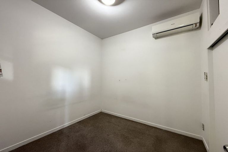 Photo of property in 3 Celeste Place, Totara Vale, Auckland, 0627