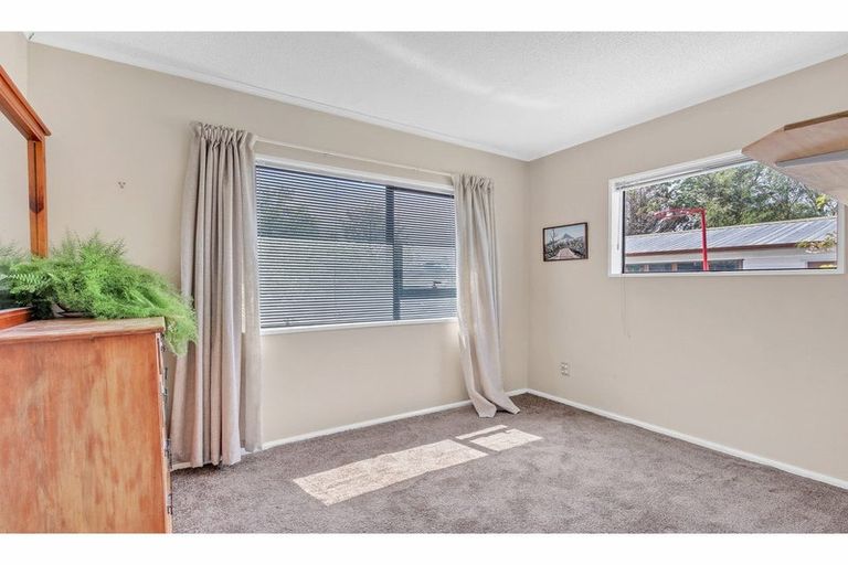 Photo of property in 12 Gibbs Drive, Woodend, 7610