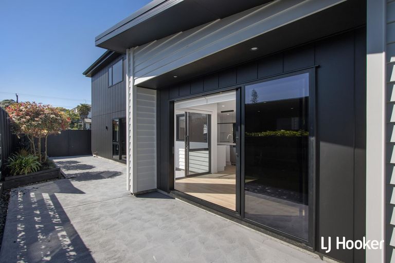 Photo of property in 1/40 Waiparaheka Drive, Wainui, 0932