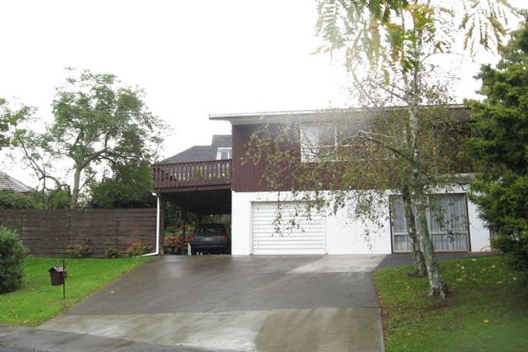 Photo of property in 2 Hartles Place, Mellons Bay, Auckland, 2014