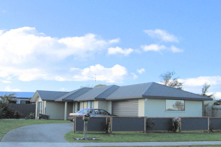 Photo of property in 43 Katerini Grove, Papamoa Beach, Papamoa, 3118