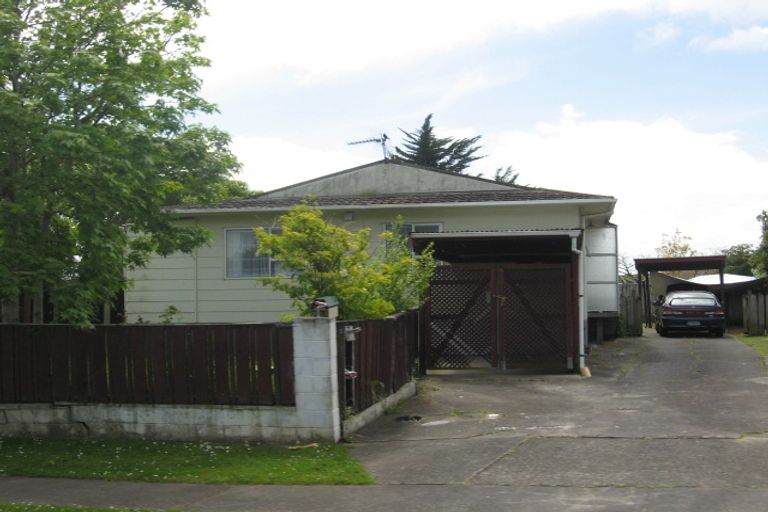 Photo of property in 1/15 Moncrieff Avenue, Clendon Park, Auckland, 2103