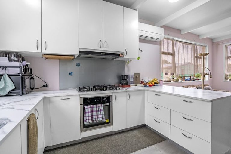 Photo of property in 36 Holloway Street, Waikiwi, Invercargill, 9810