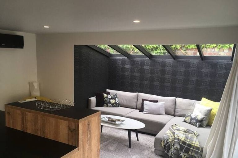 Photo of property in 17 Palliser Road, Roseneath, Wellington, 6011