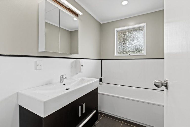 Photo of property in 7 Te Ngaere Place, Merrilands, New Plymouth, 4312