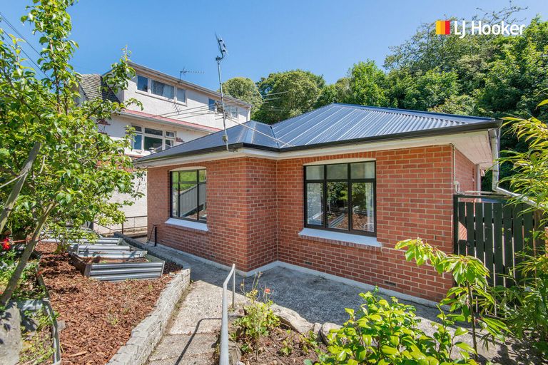 Photo of property in 8 Hawthorn Avenue, Mornington, Dunedin, 9011