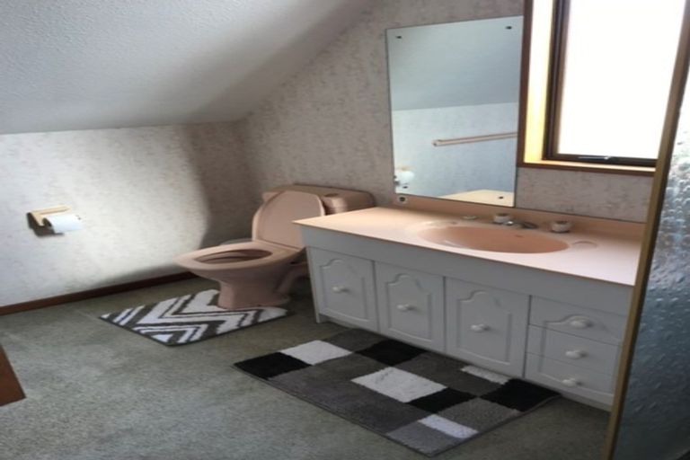 Photo of property in 32 O'connor Place, Burnside, Christchurch, 8053