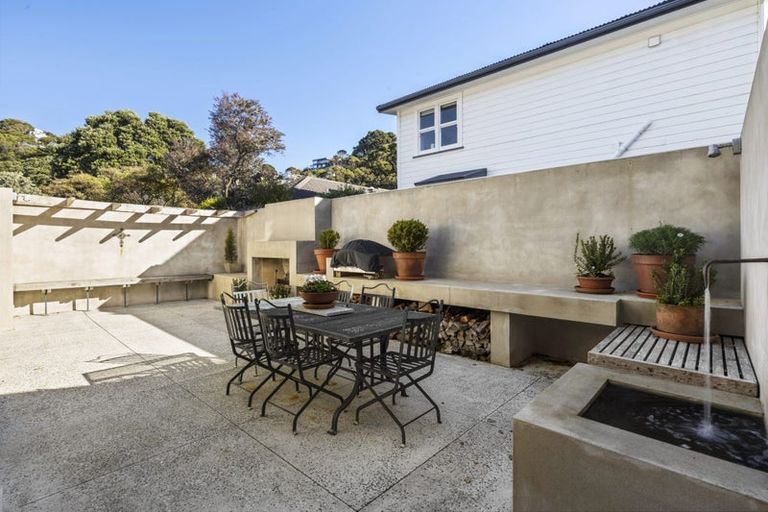 Photo of property in 18 Forres Street, Seatoun, Wellington, 6022