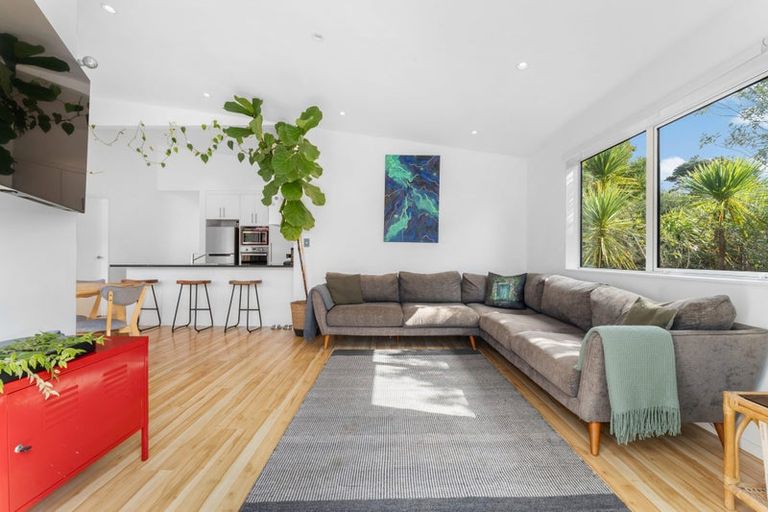 Photo of property in 10 Sauterne Road, Kumeu, 0810