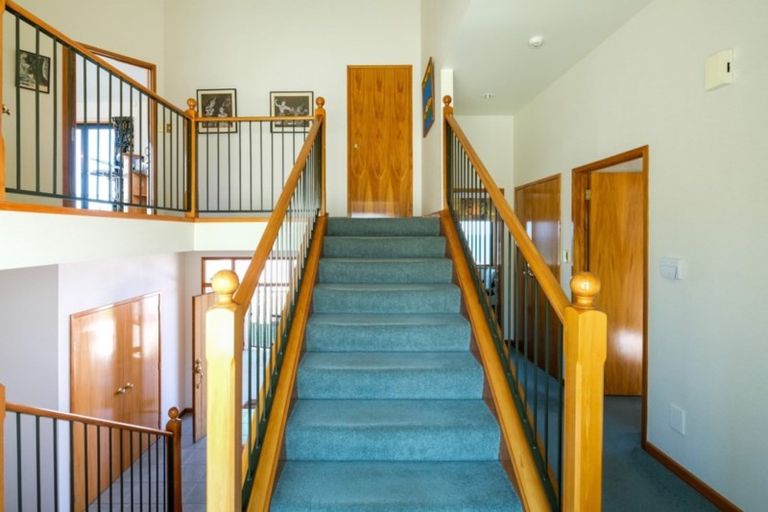 Photo of property in 14 Harvey Road, Bluff Hill, Napier, 4110