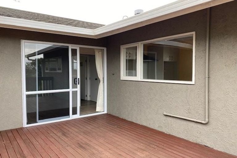 Photo of property in 1/32 Prince Regent Drive, Half Moon Bay, Auckland, 2012